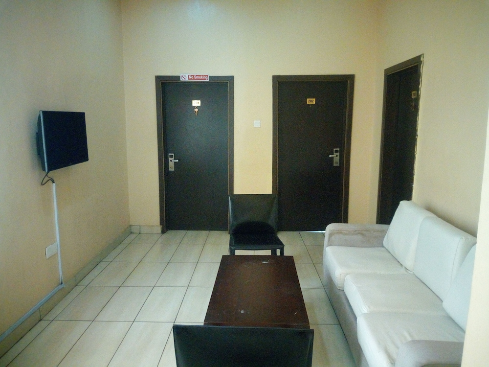 Peak Court Hotels 12/21