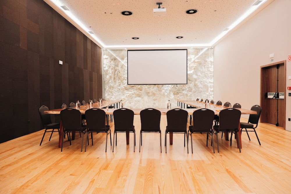 The Log Porto Hotel by Piamonte Hotels 45/50