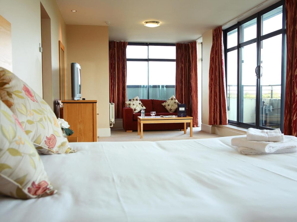 The Green Isle Sure Hotel Collection By Best Western 12/65