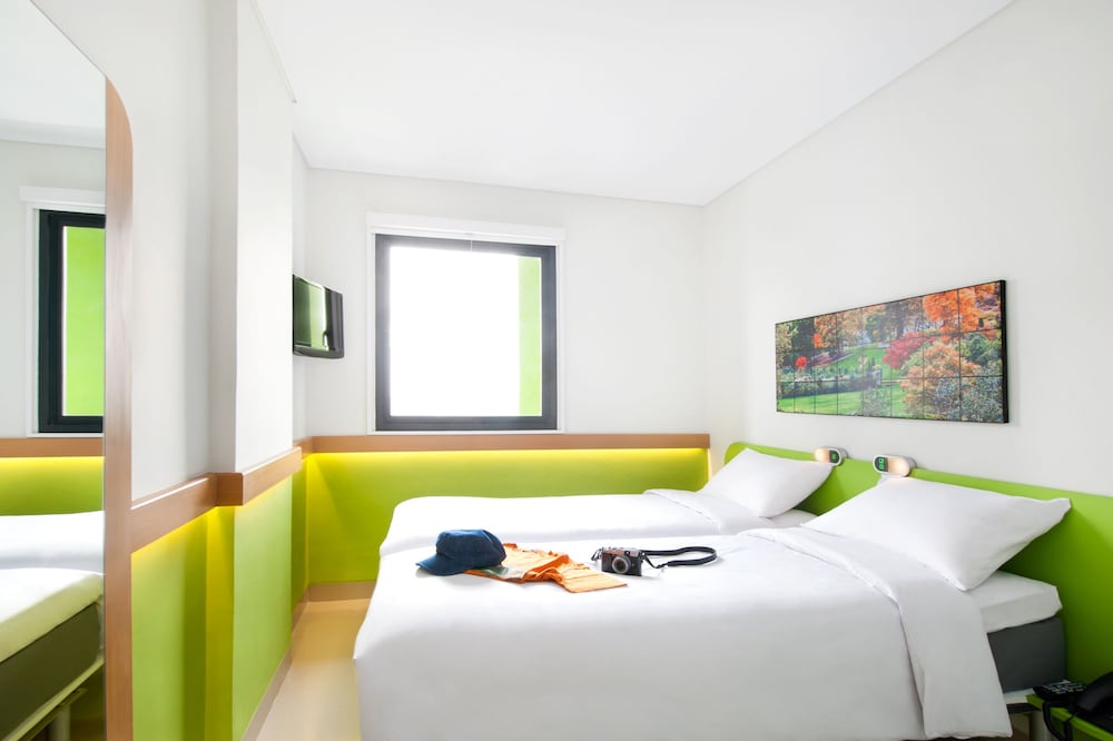Mercure Jakarta Grogol 13/56