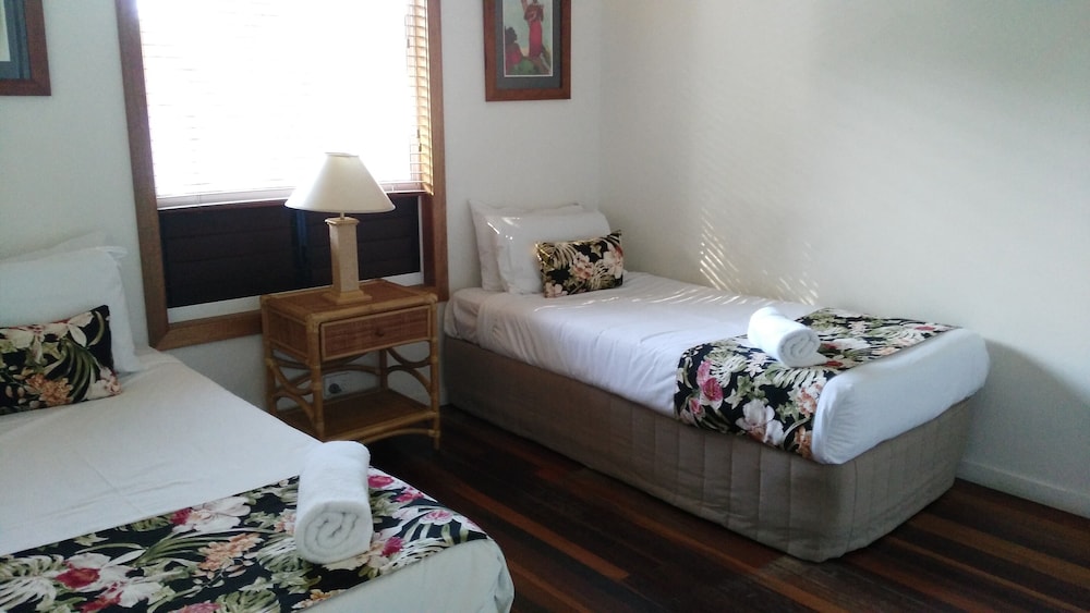 South Pacific Resort 24/78