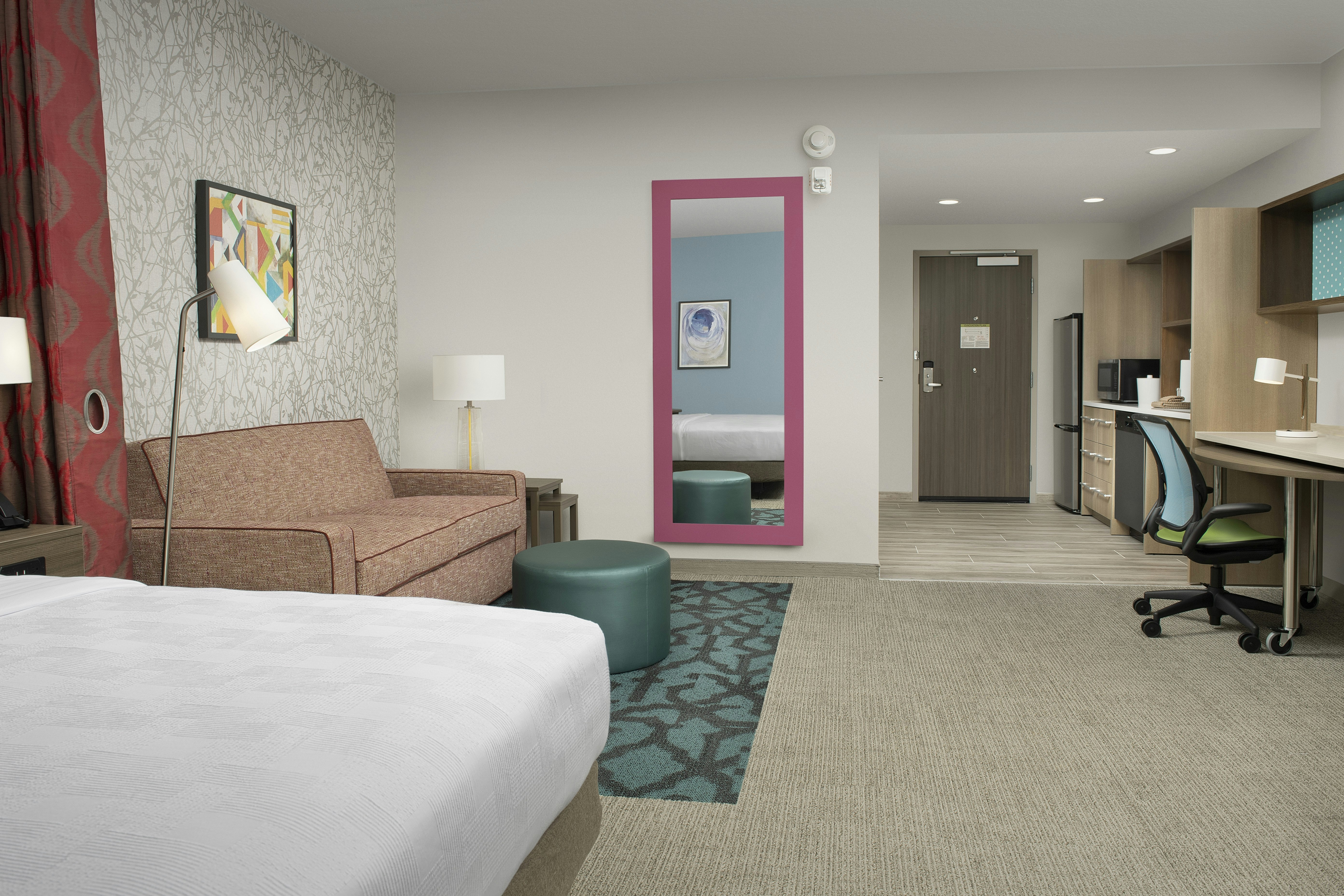 STUDIO, KING BED, ACCESSIBLE