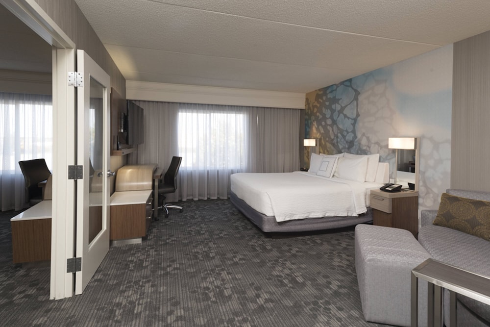 Courtyard By Marriott Toronto Vaughan 10/46