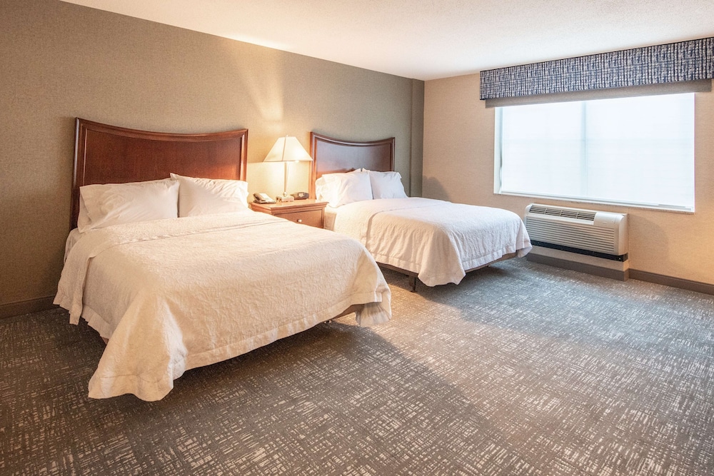 Hampton Inn Presque Isle Maine 23/50