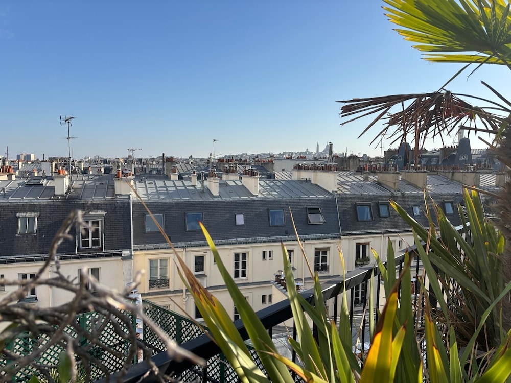 L Edmond Hotel Parc Monceau in PARIS