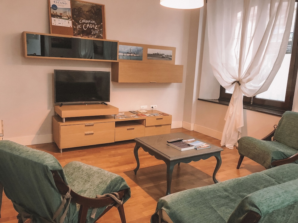 Apodaca Rooms 28/33