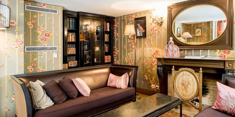 Hotel Chateaubriand 33/48