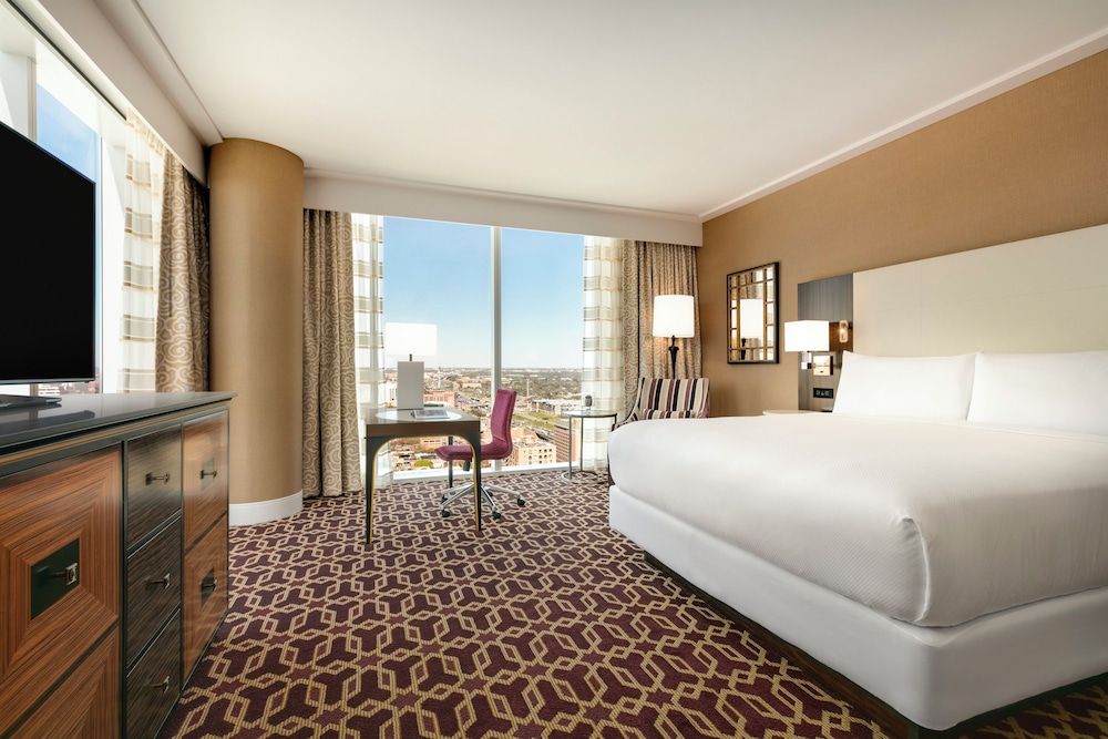 Fairmont Gold, 2 Queen Beds