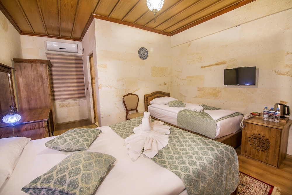 Ozbek Stone House 18/50