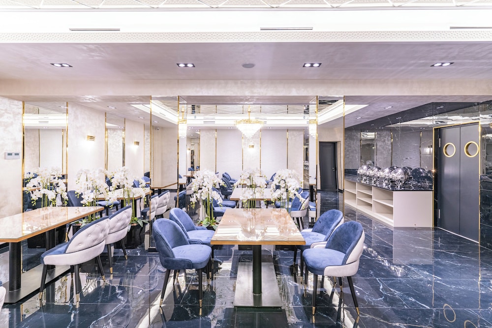 MIRZO HOTEL 51/62