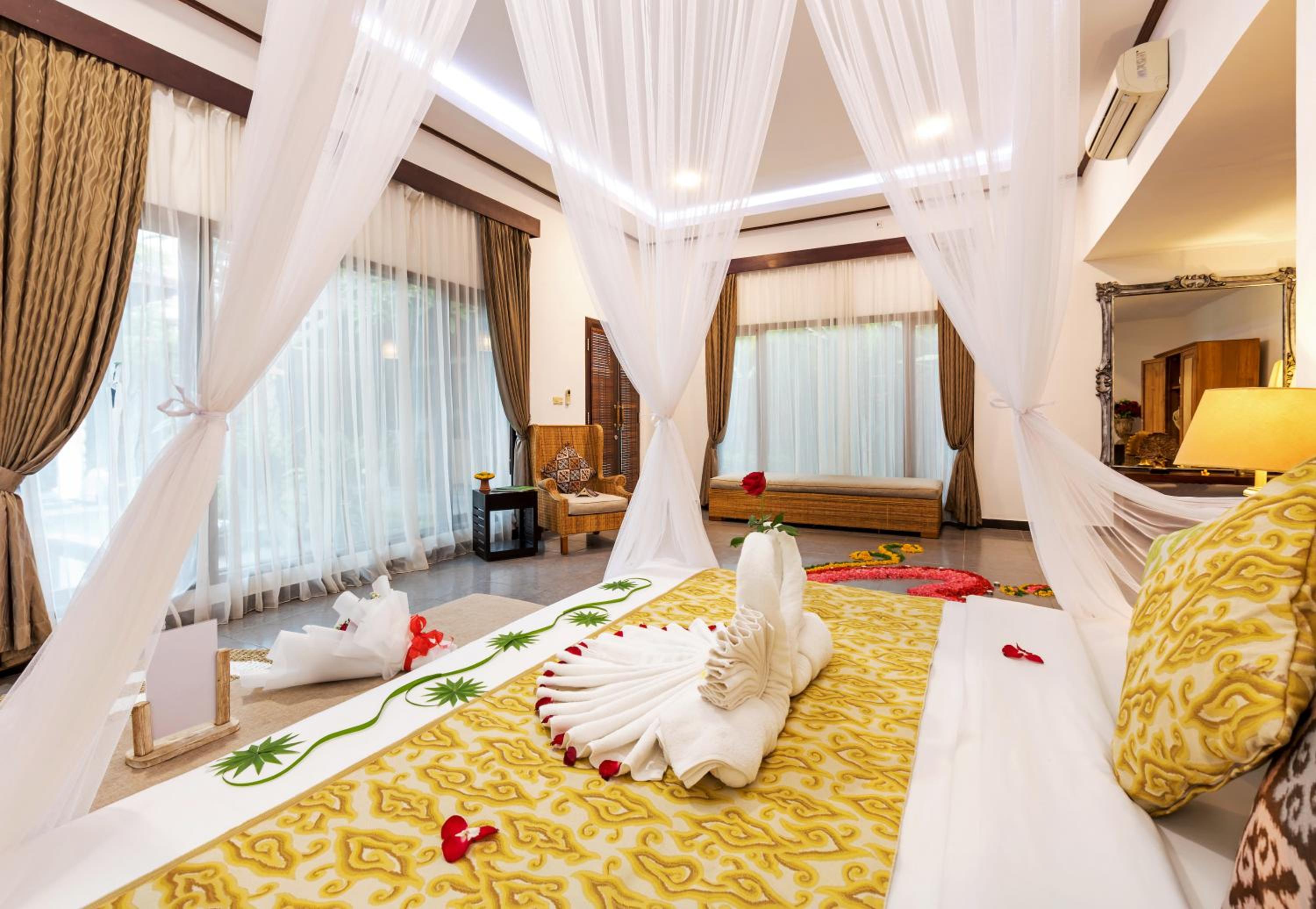 2 Bedrooms, Pool, Villa, King and Queen Bed