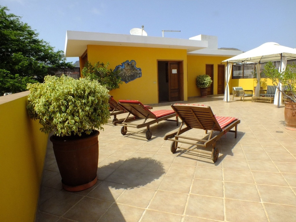 Kiras Boutique Hotel 67/71