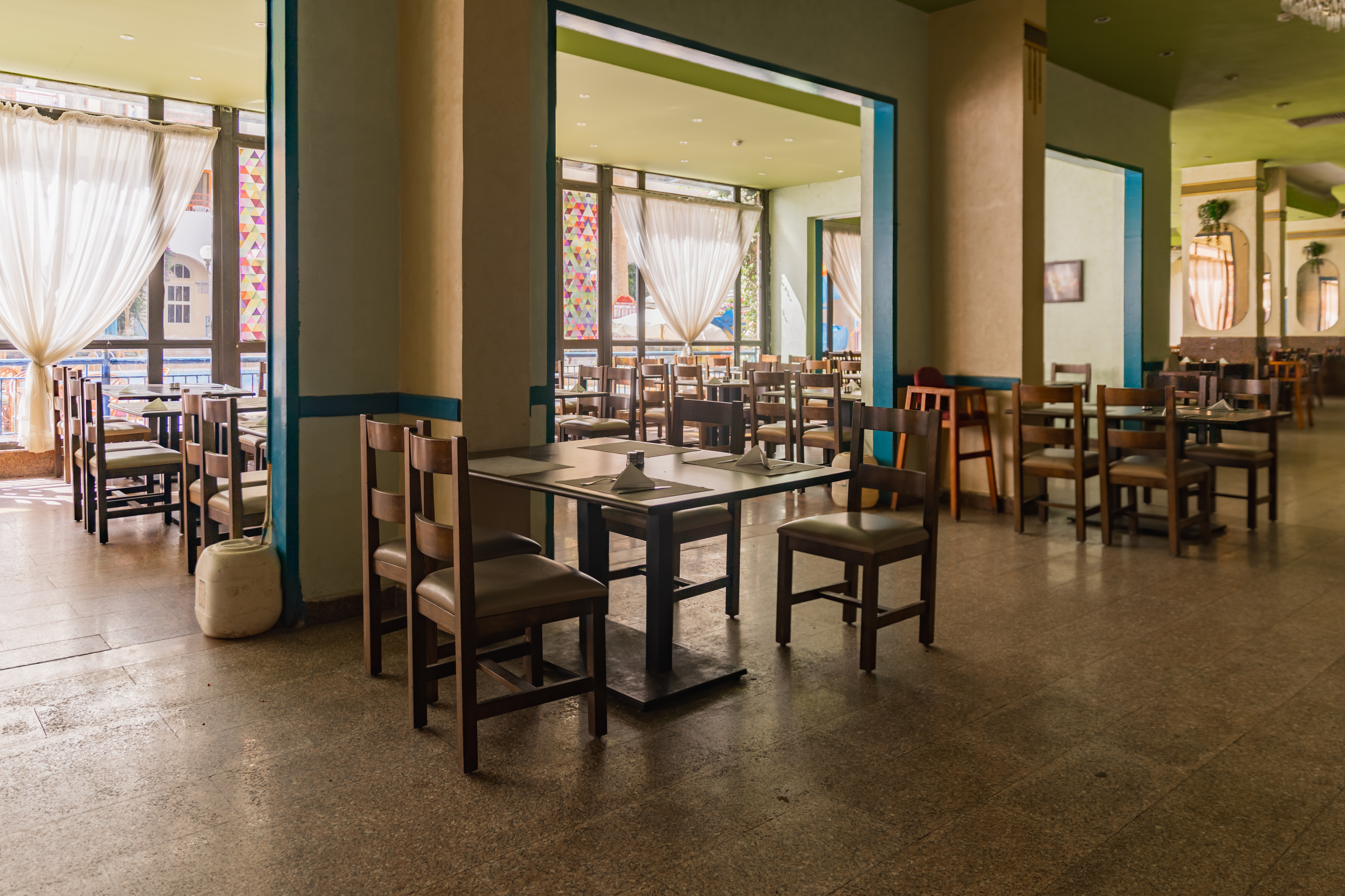 restaurant cafeteria