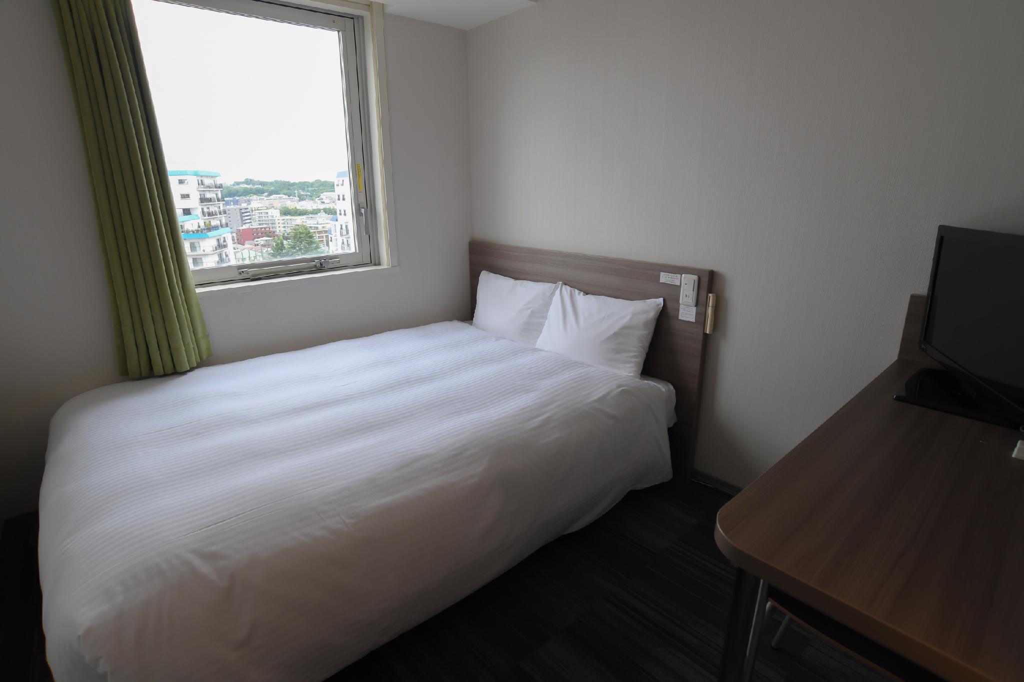 Compact, Double Bed, Smoking