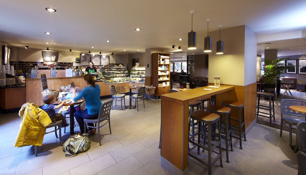 Village Hotel Swindon 56/73
