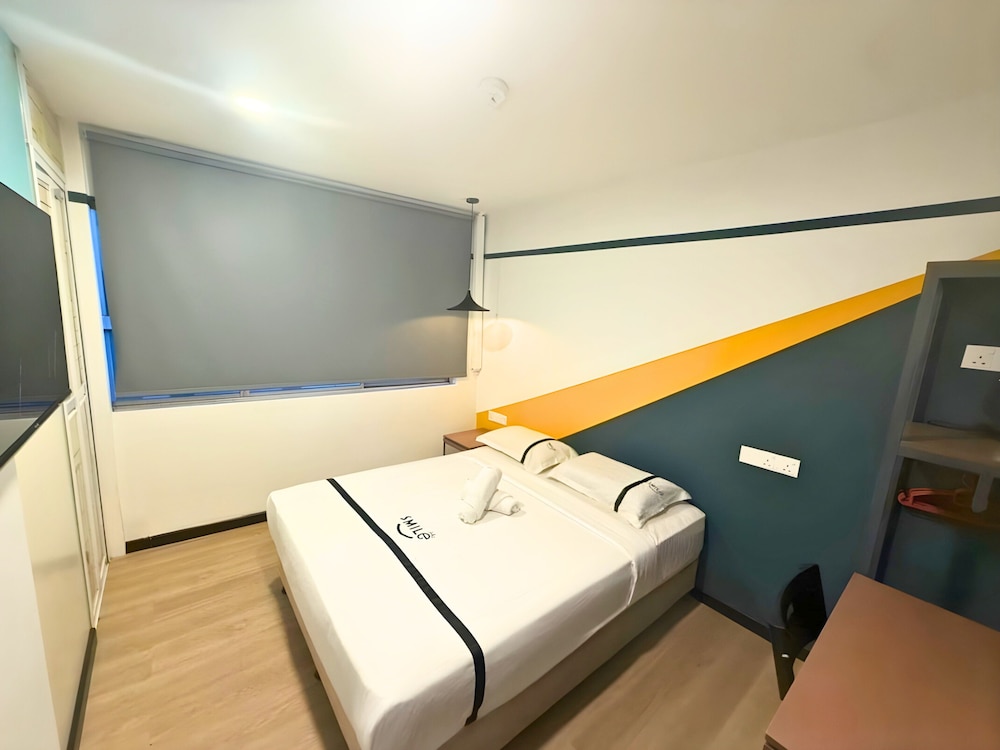 ROOM, DOUBLE BED