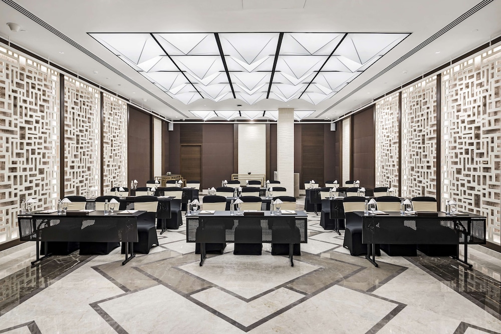 Radisson Blu Hotel & Suites GRT Chennai 40/50