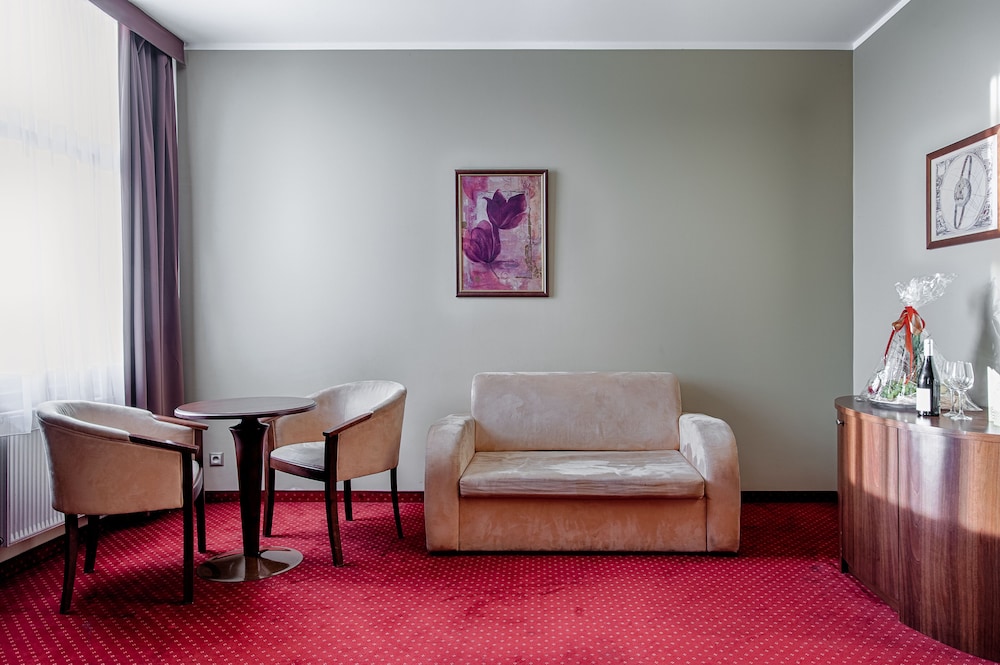 Grand Royal Hotel Conference & Spa 58/74