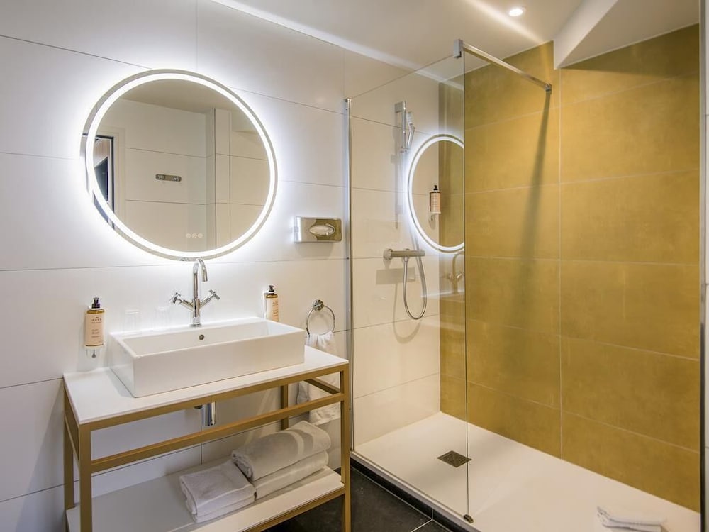 Mercure Rodez Cathedrale 50/50