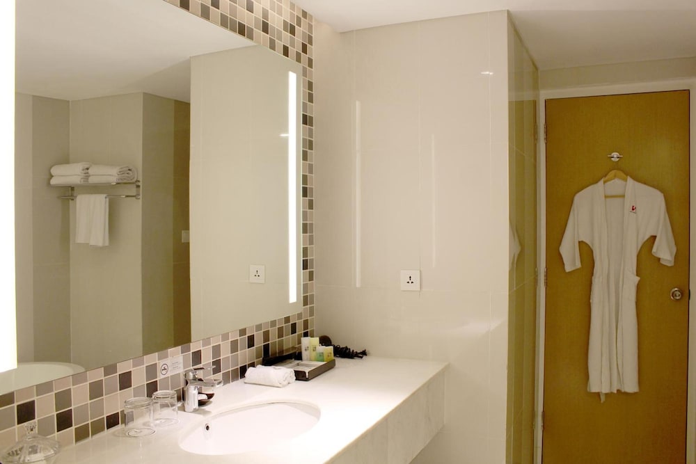 Hotel Ciputra Cibubur managed by Swiss-Belhotel International 14/75