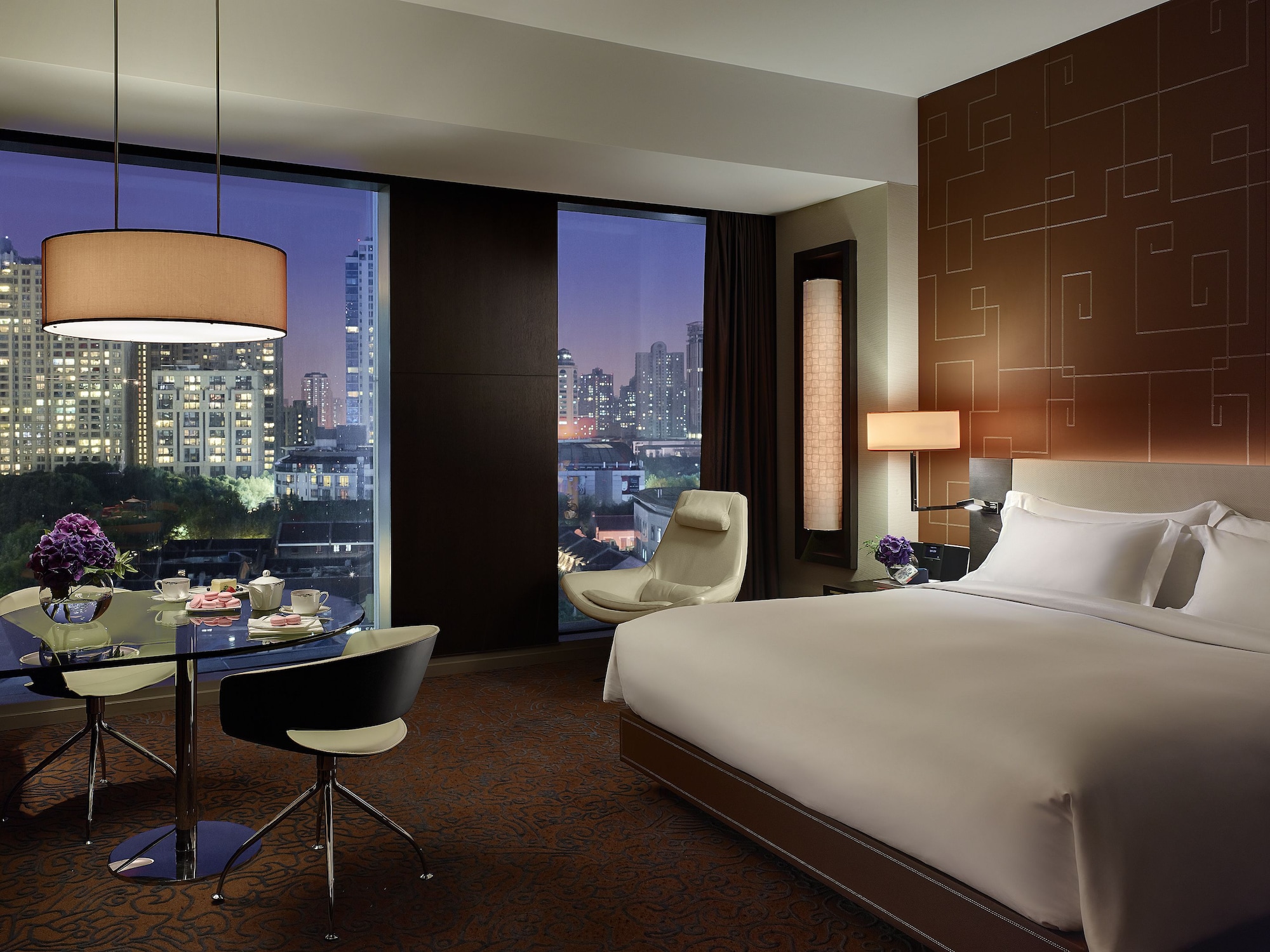 Studio, King Bed, City View, Pool Access