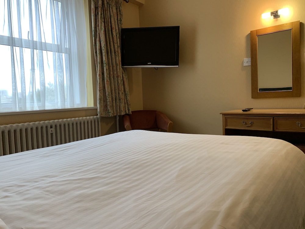 Trouville Hotel 38/76