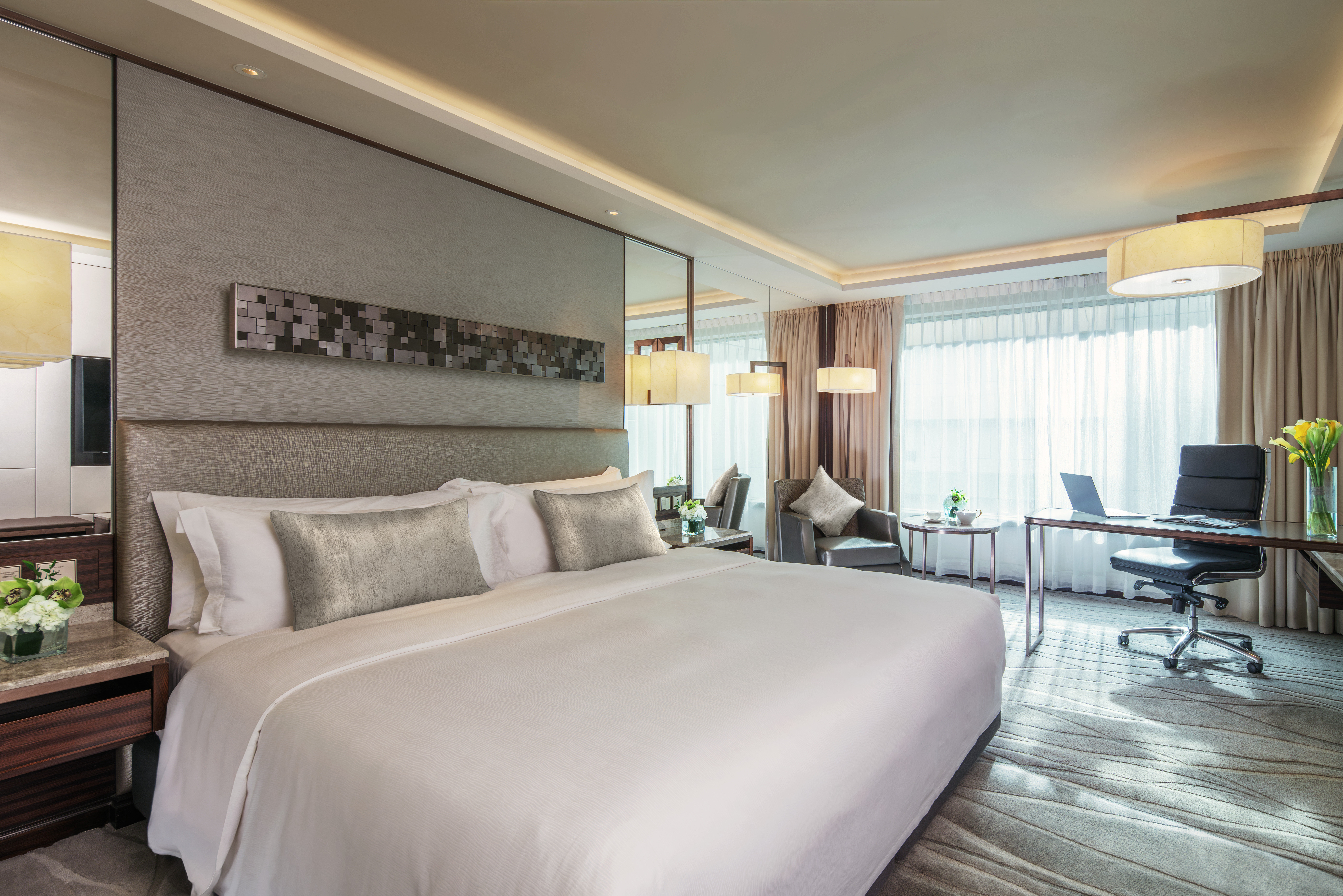 Club Intercontinental, King Bed