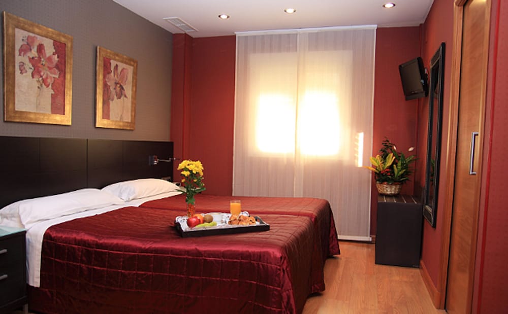 Hotel Villa de Barajas Formerly Best Western Hotel Villa de Barajas 28/38