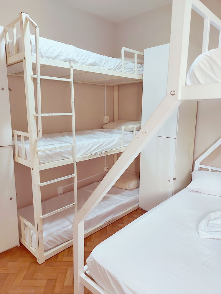Solar Hostel 27/63