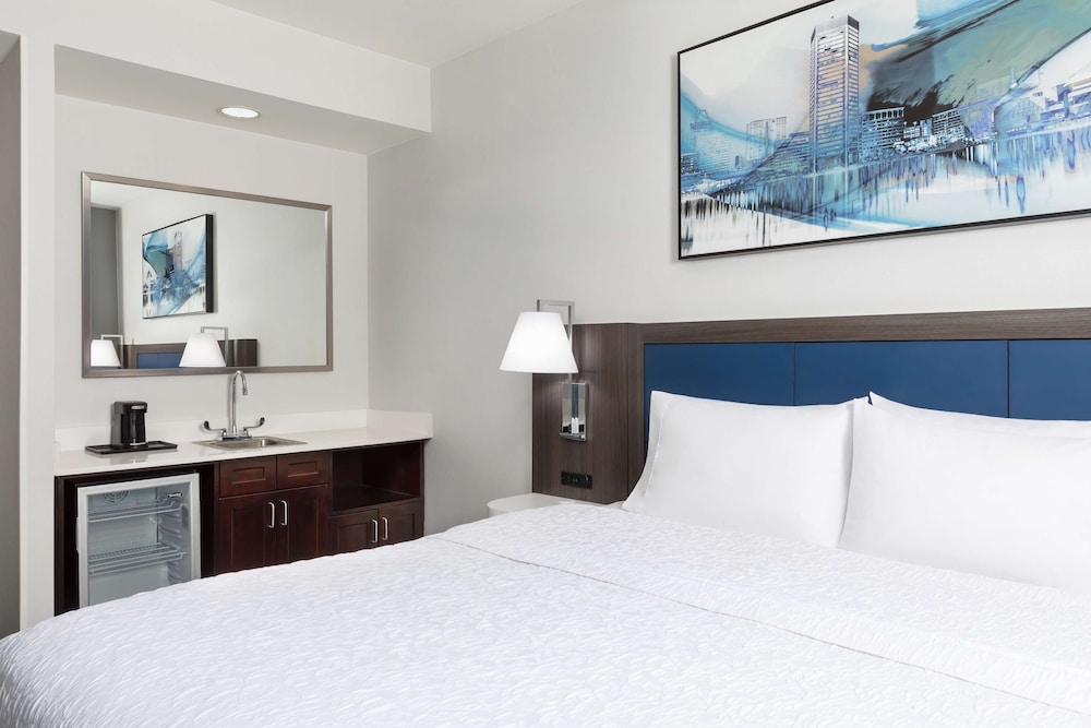 Hampton Inn and Suites Baltimore Inner Harbor 11/41