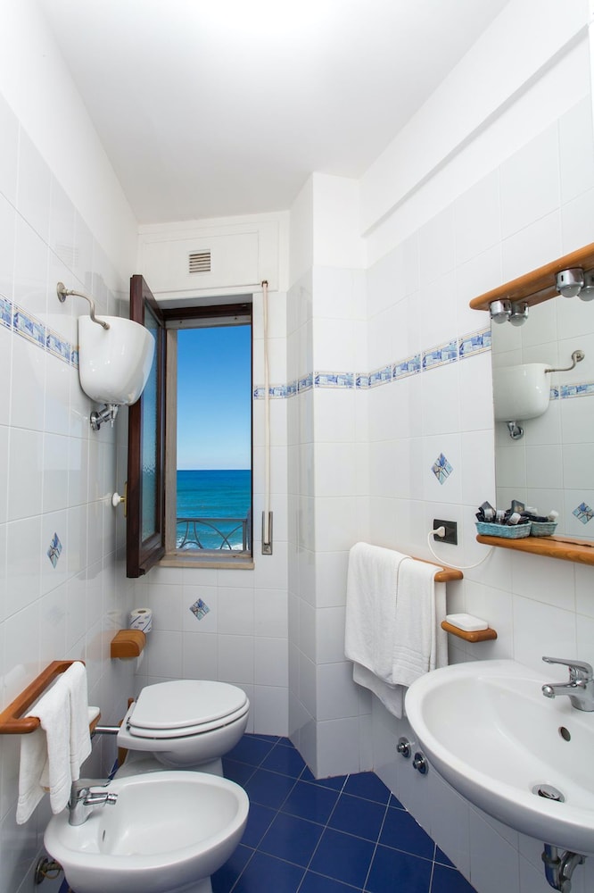 Hotel Poseidon 27/78