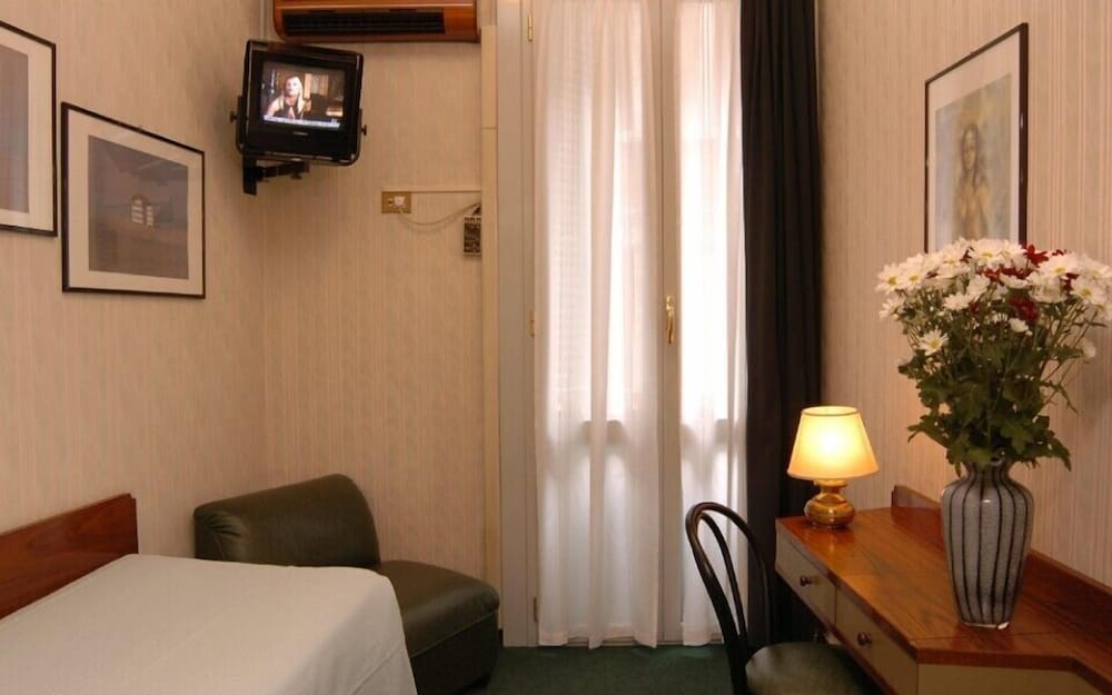 London Hotel 32/64
