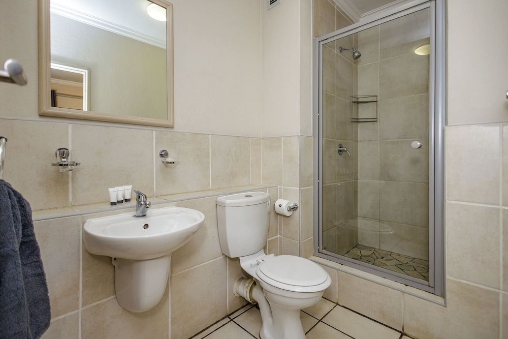 Westpoint Executive Suites - Apartments 68/70