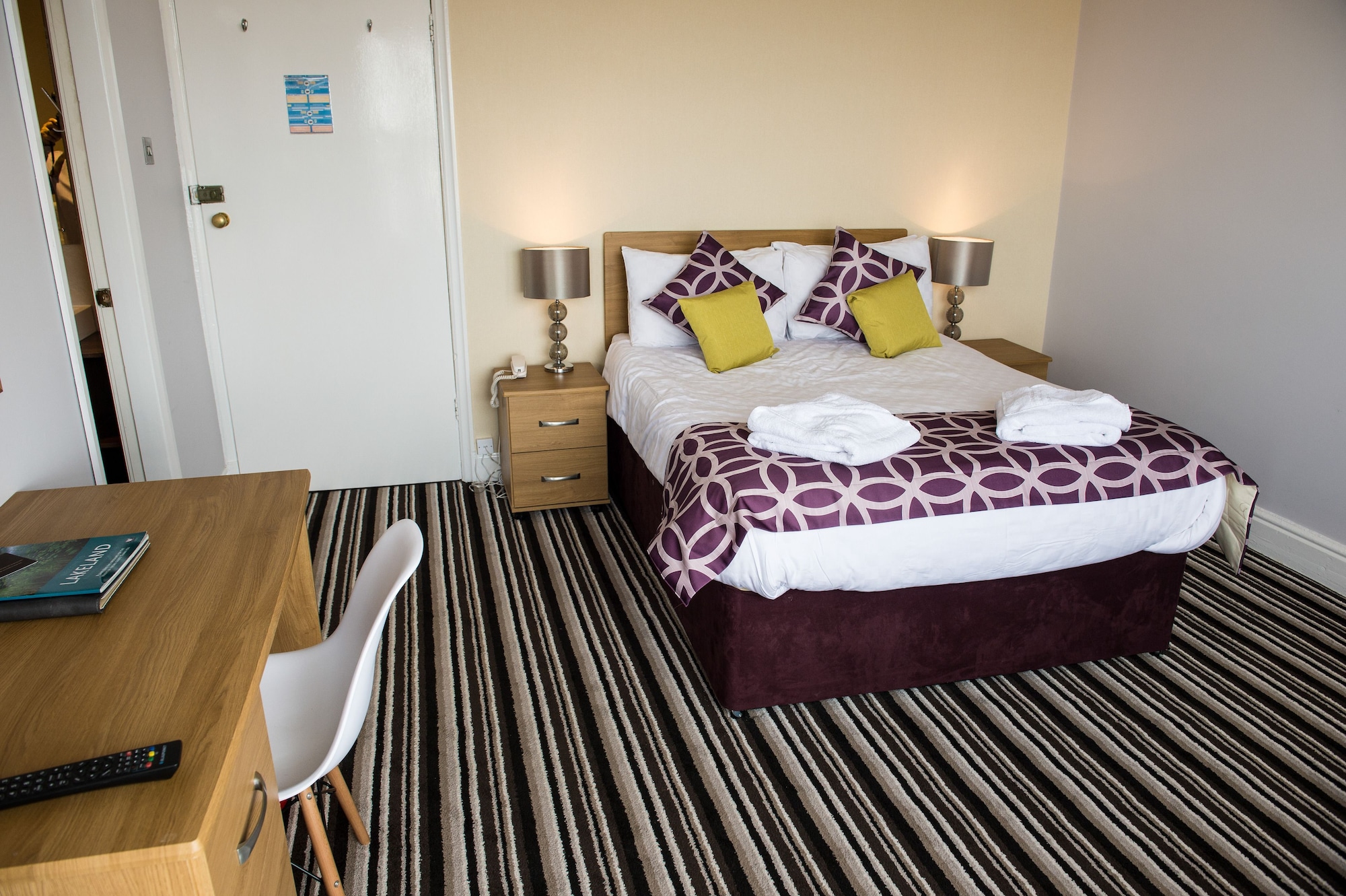 Room at Lancaster Morecambe Bay Hotel by Belvilla, MORECAMBE