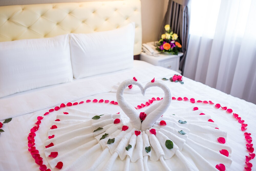 Little Hanoi Deluxe Hotel 42/55