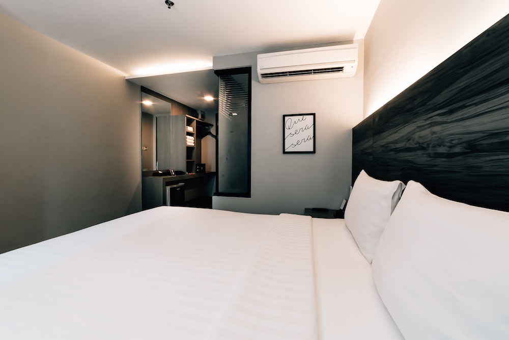 SPENZA HOTEL 11/43