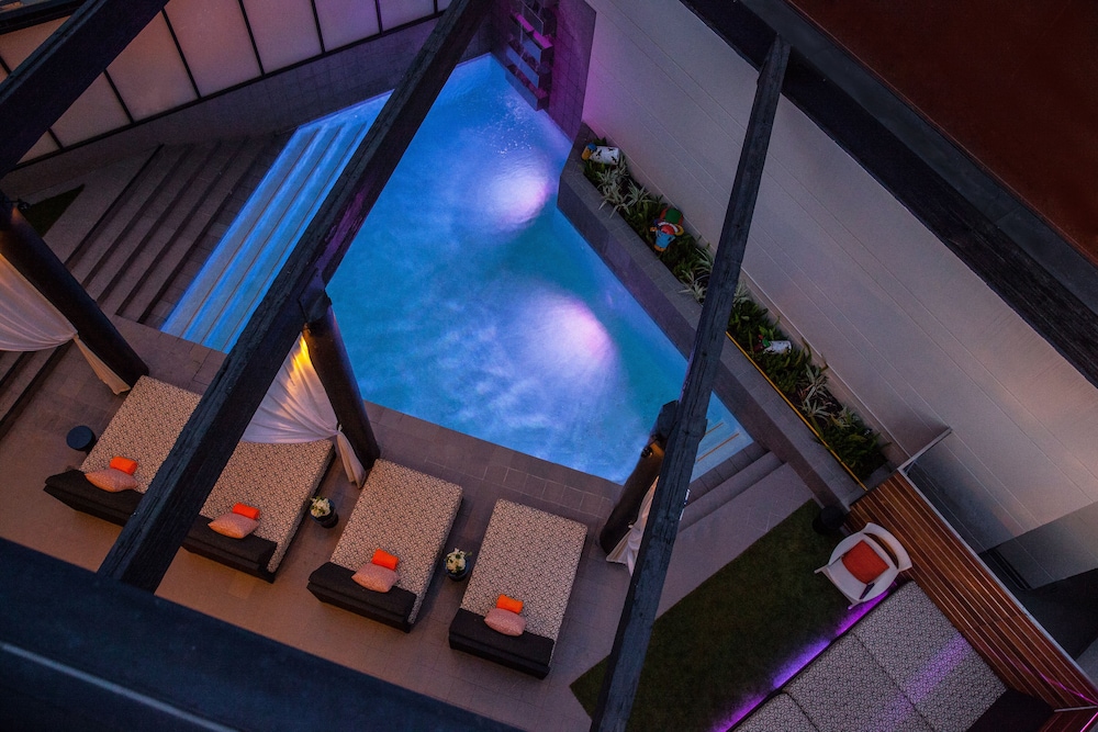 Hotel Derek Houston Galleria 46/83