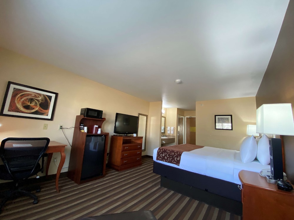 Best Western Manhattan Inn 12/32