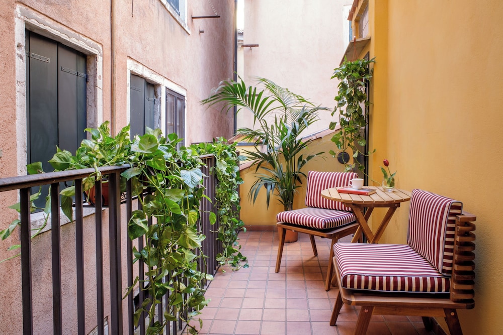 Antica Casa Coppo 44/54
