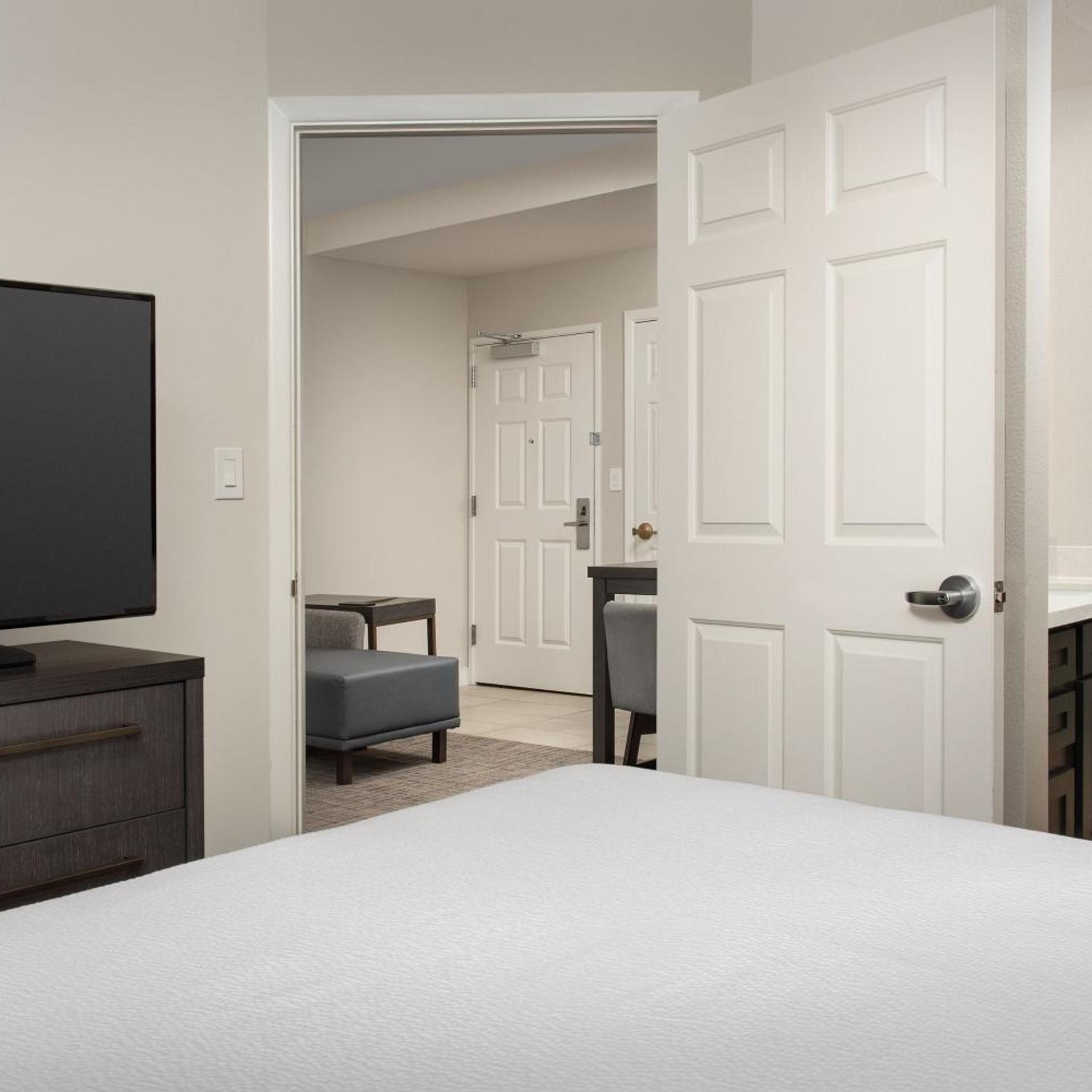 1 Bedroom, Suite, Queen Bed, Allergy Friendly