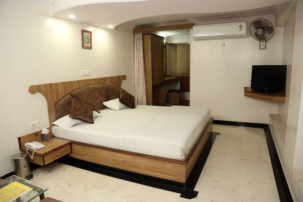 Hotel Jyoti 23/49