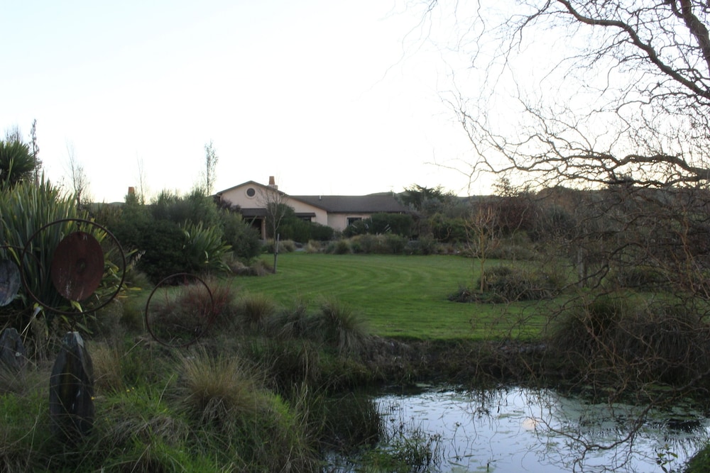 The Summit Lodge 12/33