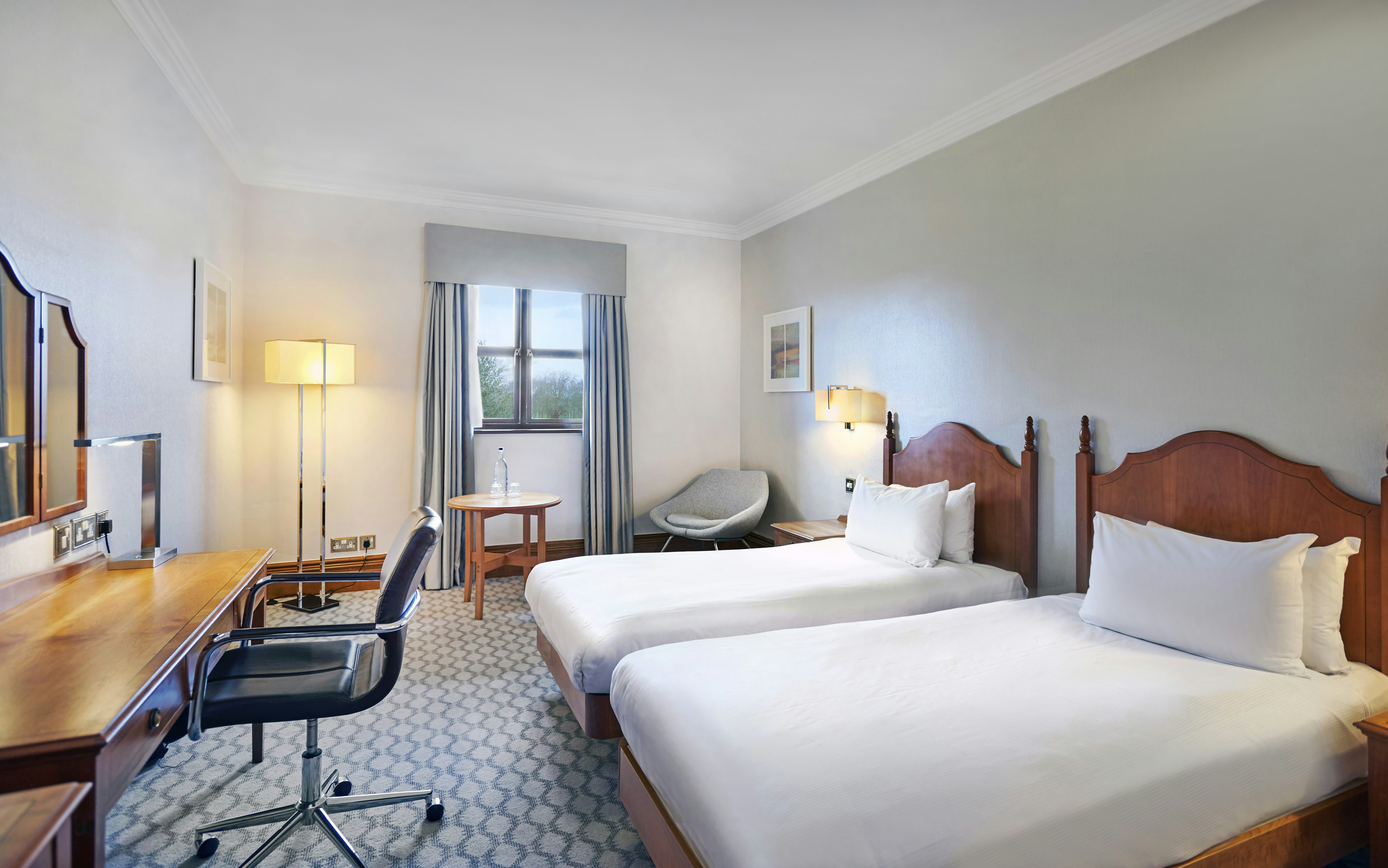 Room, Twin Beds, Golf Course View