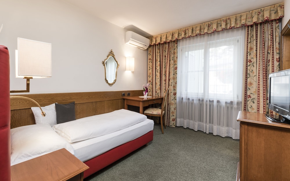Grunerbaum Hotels 24/69