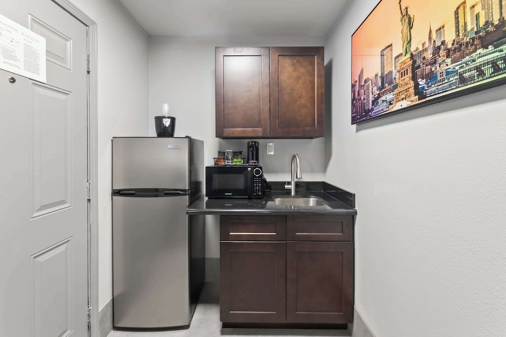 GuestHouse Extended Stay Laredo 15/42