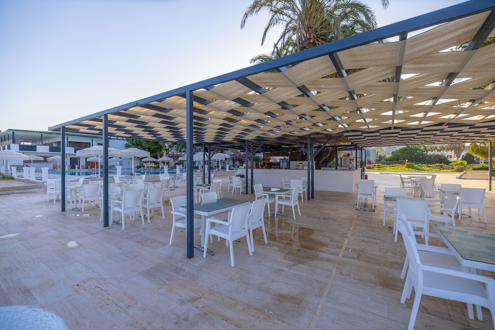 Ladonia Hotels Luna Beach Resort 51/61