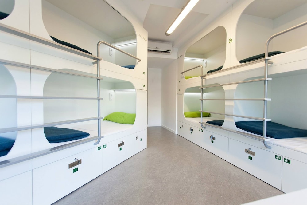 Dream Cube Hostel 13/30