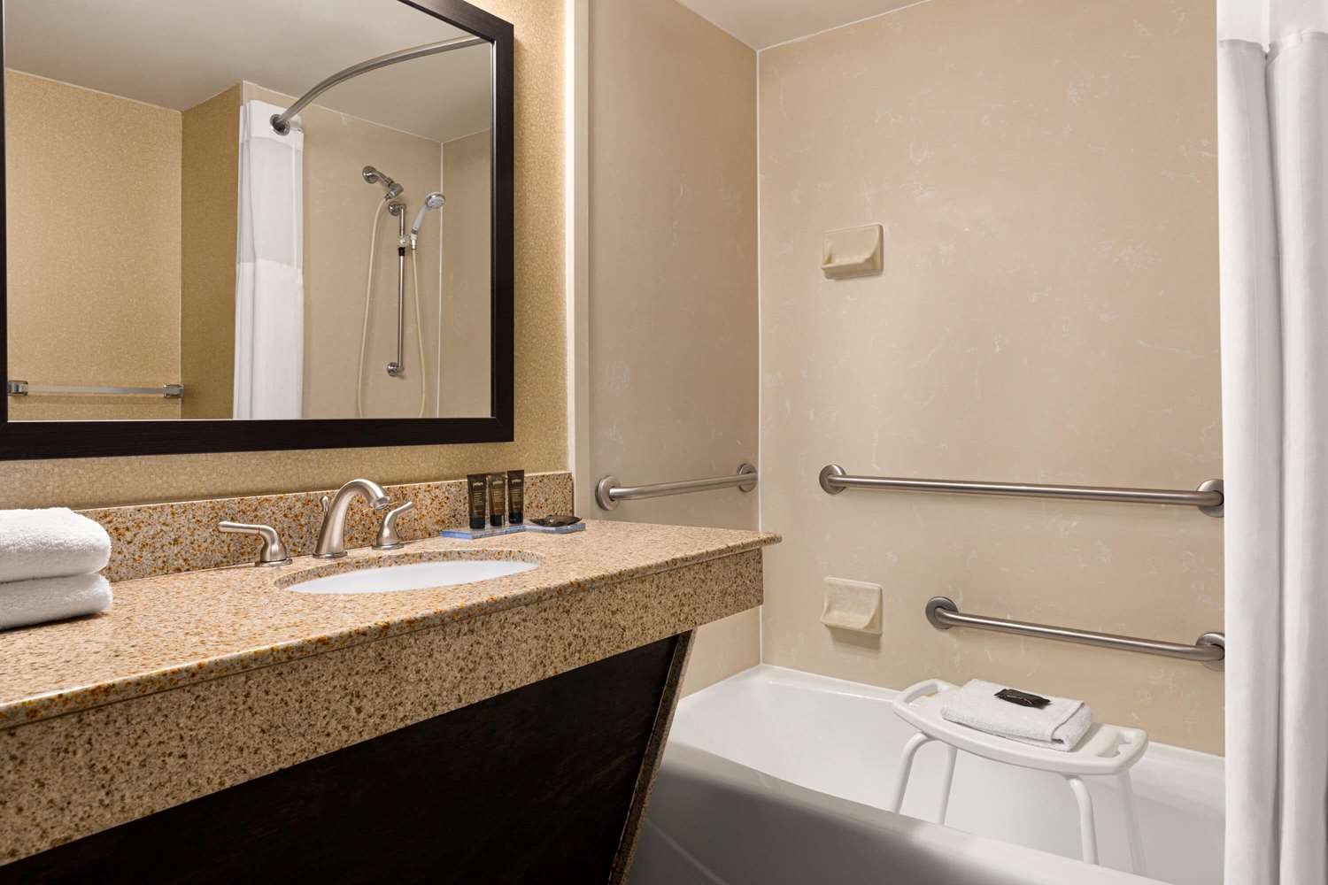 Wingate By Wyndham Wilmington 55/56