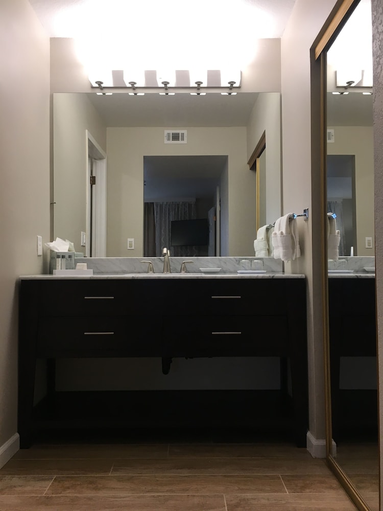 Chase Suite Hotel Brea 7/55
