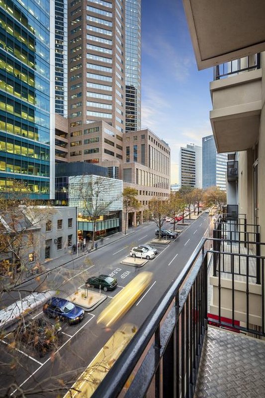 Comfort Apartments Melbourne Central 18/18